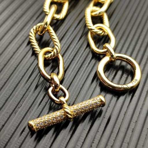 David Yurman Women's Madison Pavé Toggle Chain Bracelet 18K Yellow Gold with Diamonds 20cm
