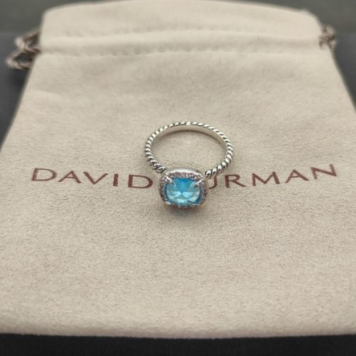 David Yurman Petite Chatelaine Pavé, Aro em Prata com Topázio Azul e Diamantes 7mm