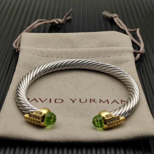 David Yurman das Mulheres Clássico Cabo Bracelete de Prata com Ouro Amarelo 18K Com Diamantes Verdes 7mm