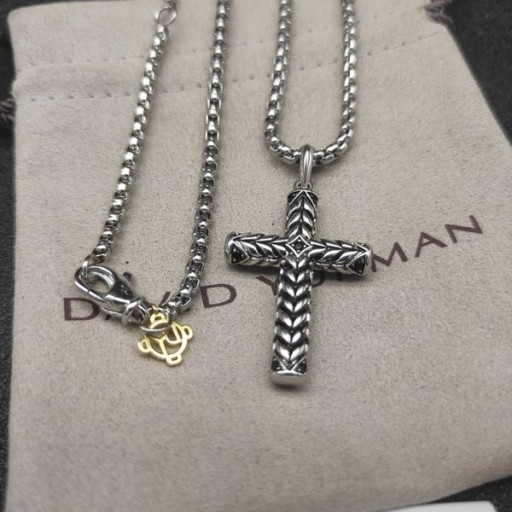 David Yurman男性のシェブロンクロスペンダントハンドバッグの黒ダイヤモンド36mm