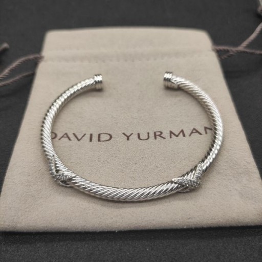 David Yurman Damska Bransoletka Mankiet Petite Helena Classic Cable Station ze Srebra z Brylantami 4 mm