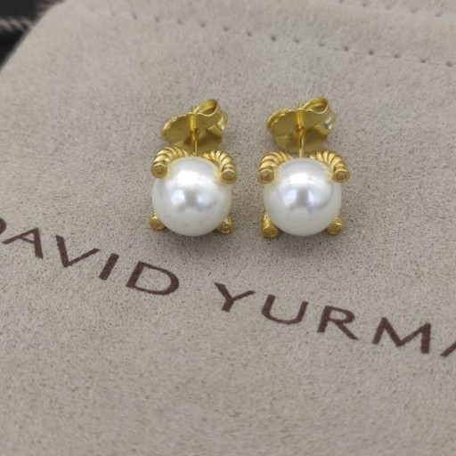 Biserne Naušnice-roze David Yurman od 18 Karatnog Žutog zlata s biserima i dijamantima 14 mm