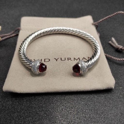 Ženski Klasični narukvica-prirubnica David Yurman od srebra s nara i Pave dijamantima 7 mm