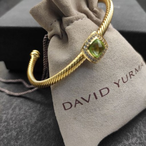 David Yurman Kadın Kablo Manşet Bileklik 18 AYAR Sarı Altın Yeşil Pırlantalı 4mm