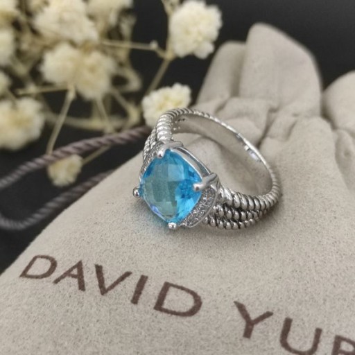 David Yurman Petite Wheaton Anillo de Plata de ley con Hampton Topacio Azul y Diamantes de 10mm