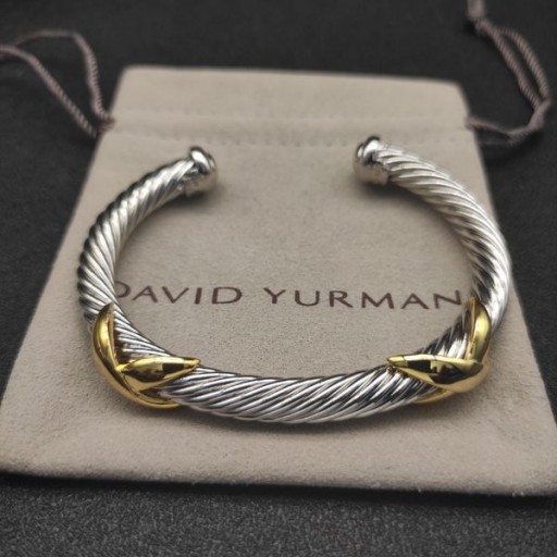 David Yurman المرأة صغيرتي هيلانة الكلاسيكية كابل محطة سوار الكفة الفضة الاسترليني مع الأصفر عيار 14 قيراط 7mm