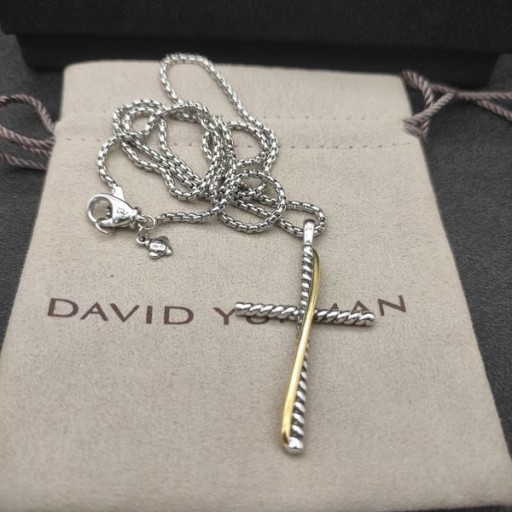 David Yurman Crossover Kruis Hanger Geel Goud met Diamanten 30.2 mm
