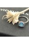 David Yurman Petite Chatelaine Pave Bezel Ring van Sterling Zilver met Blauwe Topaas en Diamant 7mm