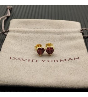 David Yurman Chatelaine Hart Stud Oorbellen in 18K Geel Goud met Granaat 8mm