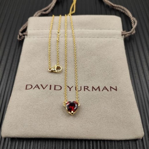 David Yurman Naisten Kartanonrouva Sydän Riipus Kaulakoru 18 k Keltainen Kultaa kanssa Granaatti 8mm